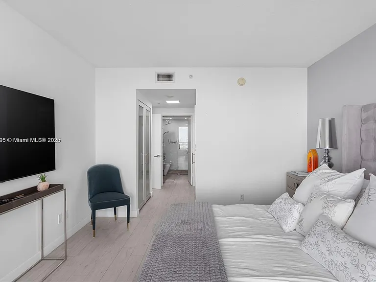 335 Biscayne Blvd #2309 — Photo 18