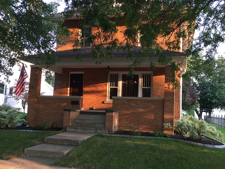 1st image of 616 E 3rd St #10