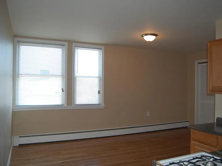 1154 Madison Ave #13 — Photo 7