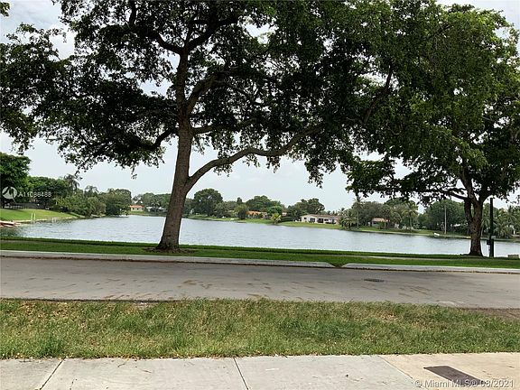 2nd image of 7318 Twin Sabal Dr
