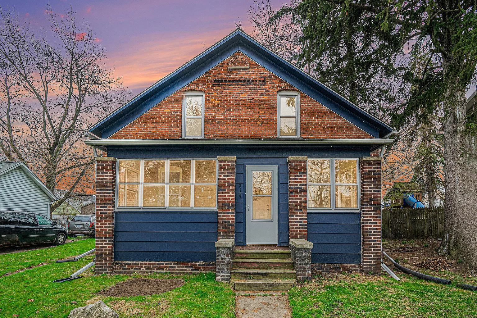 214 Oberreich St photo 1