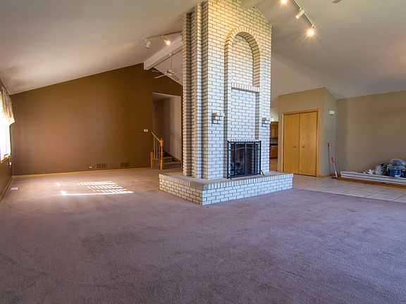 3rd image of 19700 Heritage Dr