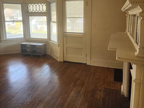 5th image of 136 Roosevelt Ave Floor 2