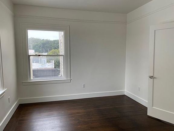 3rd image of 1828 Irving St #1828