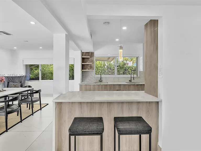 9257 Bay Dr — Photo 10