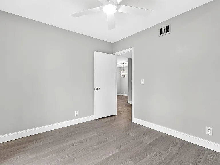 6495 Chasewood Dr #B — Photo 9