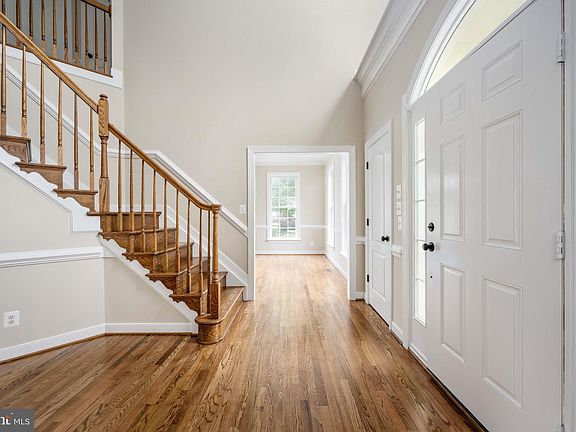 5th image of 1 Rushmore Ln