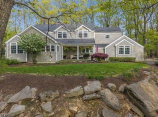 612 Woodglen Rd, Glen Gardner, NJ 08826