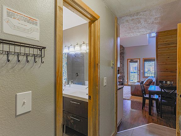 2nd image of 62927 US HWY 40 #674 aka Doors 678/680