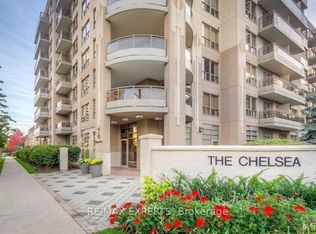19 Barberry Pl #810, Toronto, ON M2K 3E3