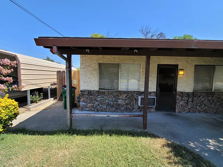 815 Toomes Ave #A — Photo 5
