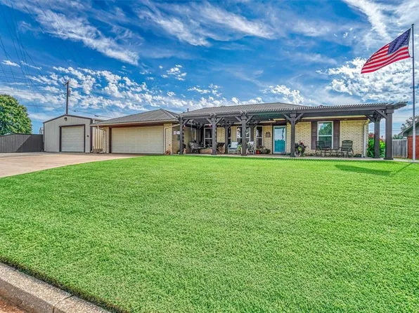 1605 N Market St, Cordell, OK 73632
