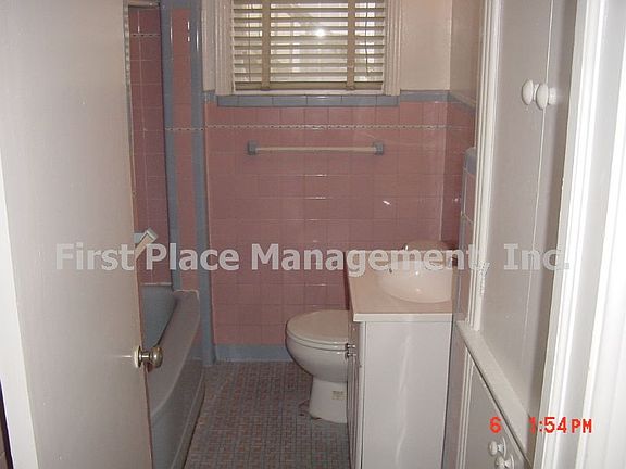 5th image of 2826 Herschel St APT 2