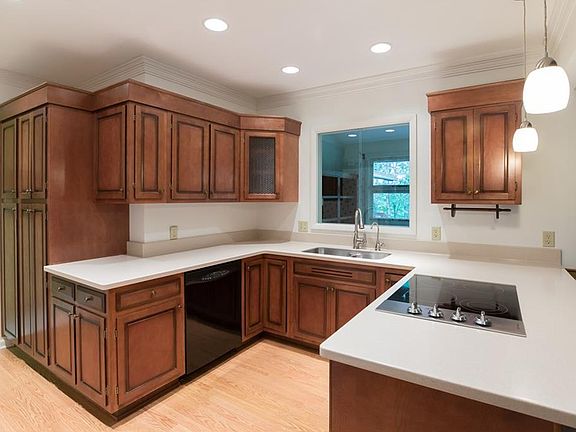 5th image of 118 Woodhaven Dr