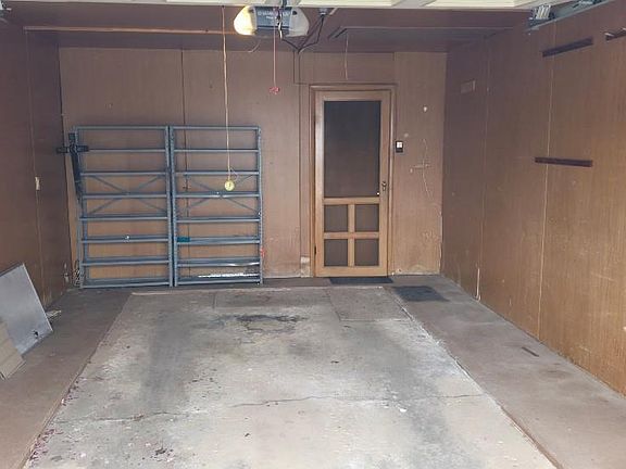4th image of 3416 Whitcomb Ave
