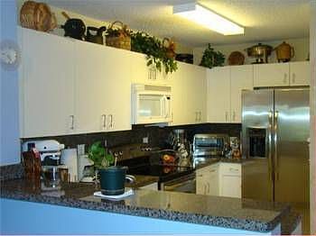 4th image of 10196 Royal Palm Blvd