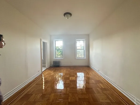 4245 Judge St APT 2A, Elmhurst, NY 11373