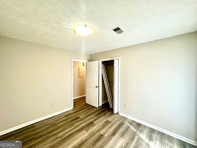 100 Lakeview Ln — Photo 24