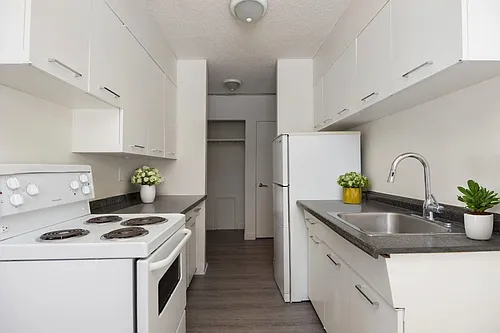 1 Haineault St Photo 1