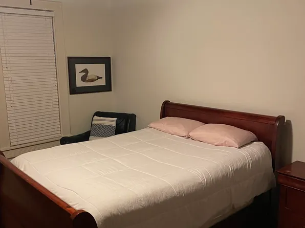425 N Walnut St APT 4, Florence, AL 35630