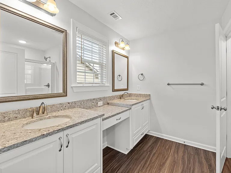 597 Vinings Dr — Photo 29