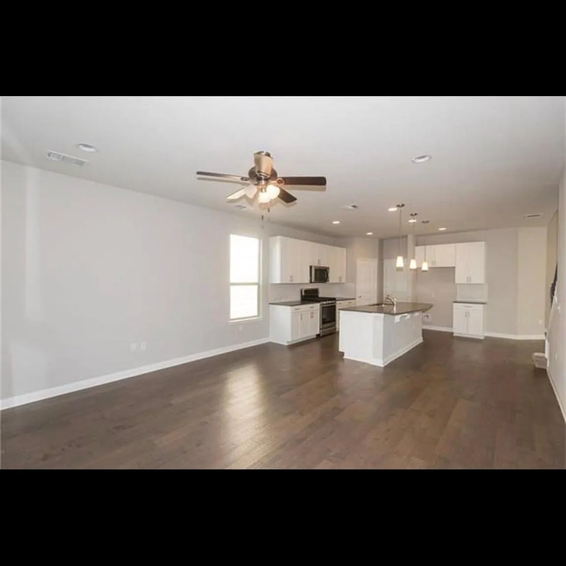 3 bed, 2.5 bath, 1785 sqft, $2,500 — Photo 3