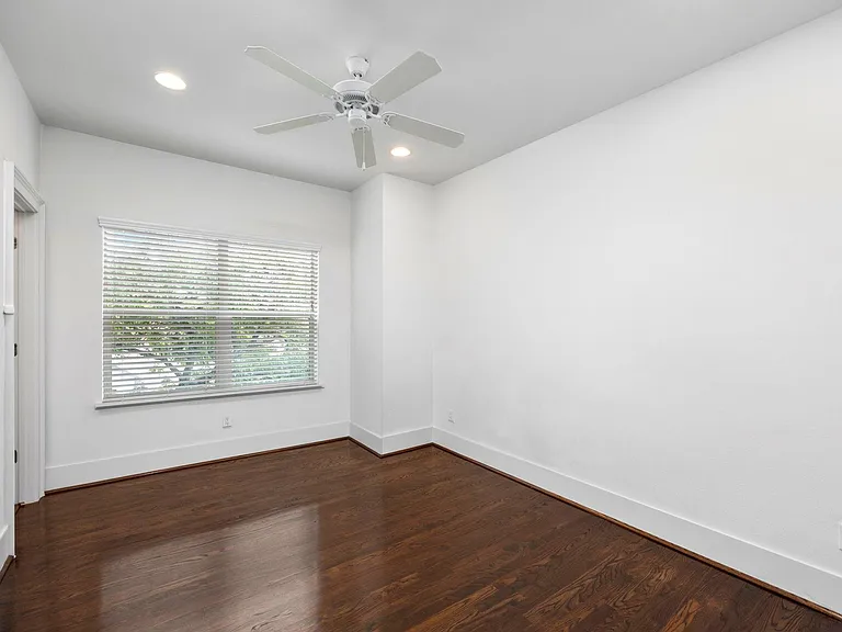 1808 Oakdale St — Photo 28