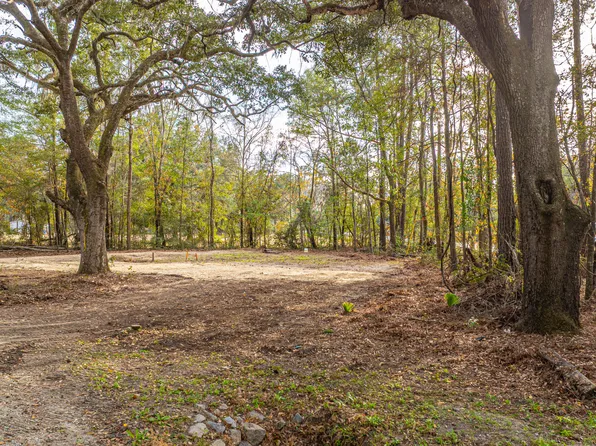 5379 Old Military Rd, Adams Run, SC 29426