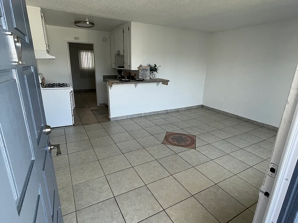 7512 Vineland Ave #12A