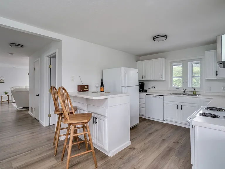 703 State St — Photo 22