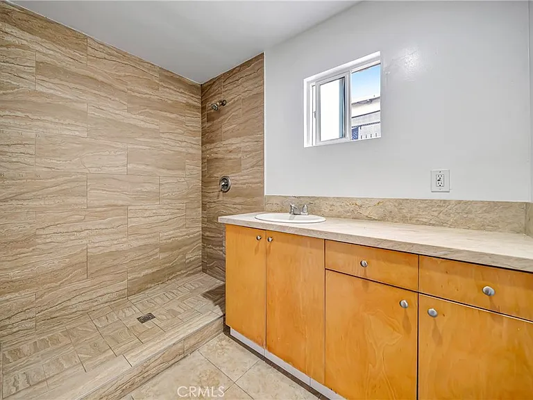 6827 Simpson Ave #4 — Photo 10