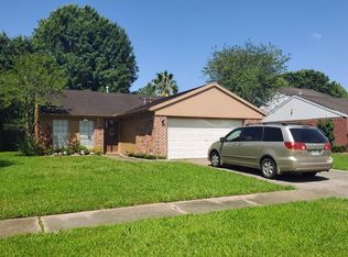 15207 Harness Ln, Webster, TX 77598