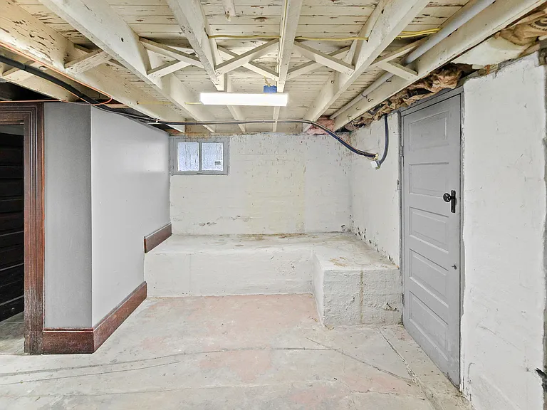 241 Coventry Pl — Photo 26