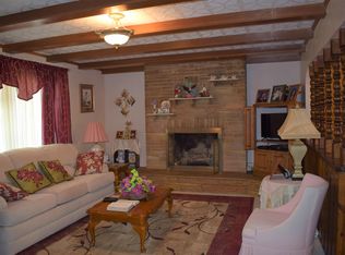 139 Riner Ave, Oak Hill, WV 25901