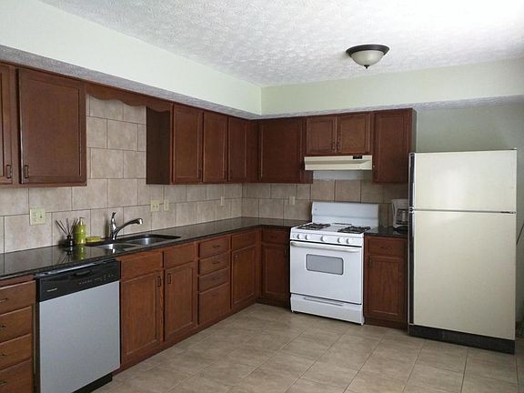 3rd image of 5387 Vinewood Ct