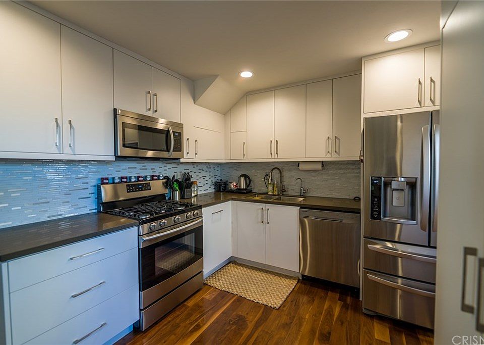 1st image of 20243 Cohasset St Unit 6