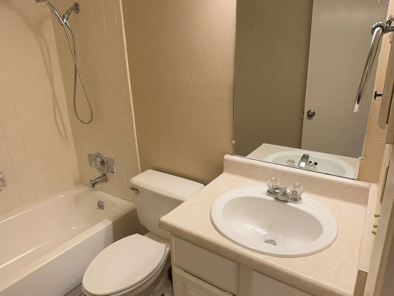 3 bed, 1519 sqft, $1,600 — Photo 4