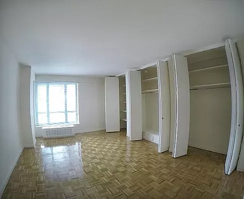 Rented by Solow Realty | media 12