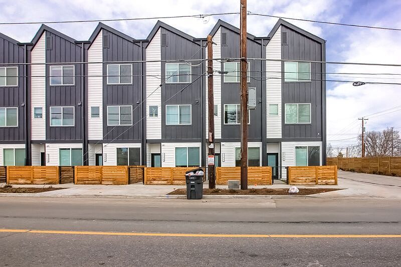 1st image of 4925 W 10th Ave #106