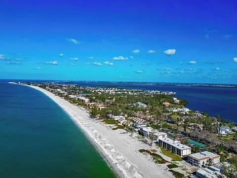 5201 Gulf Of Mexico Dr — Photo 48