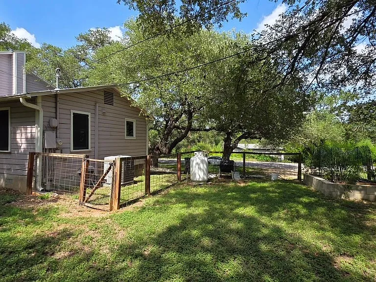 2802 De Soto Dr — Photo 29