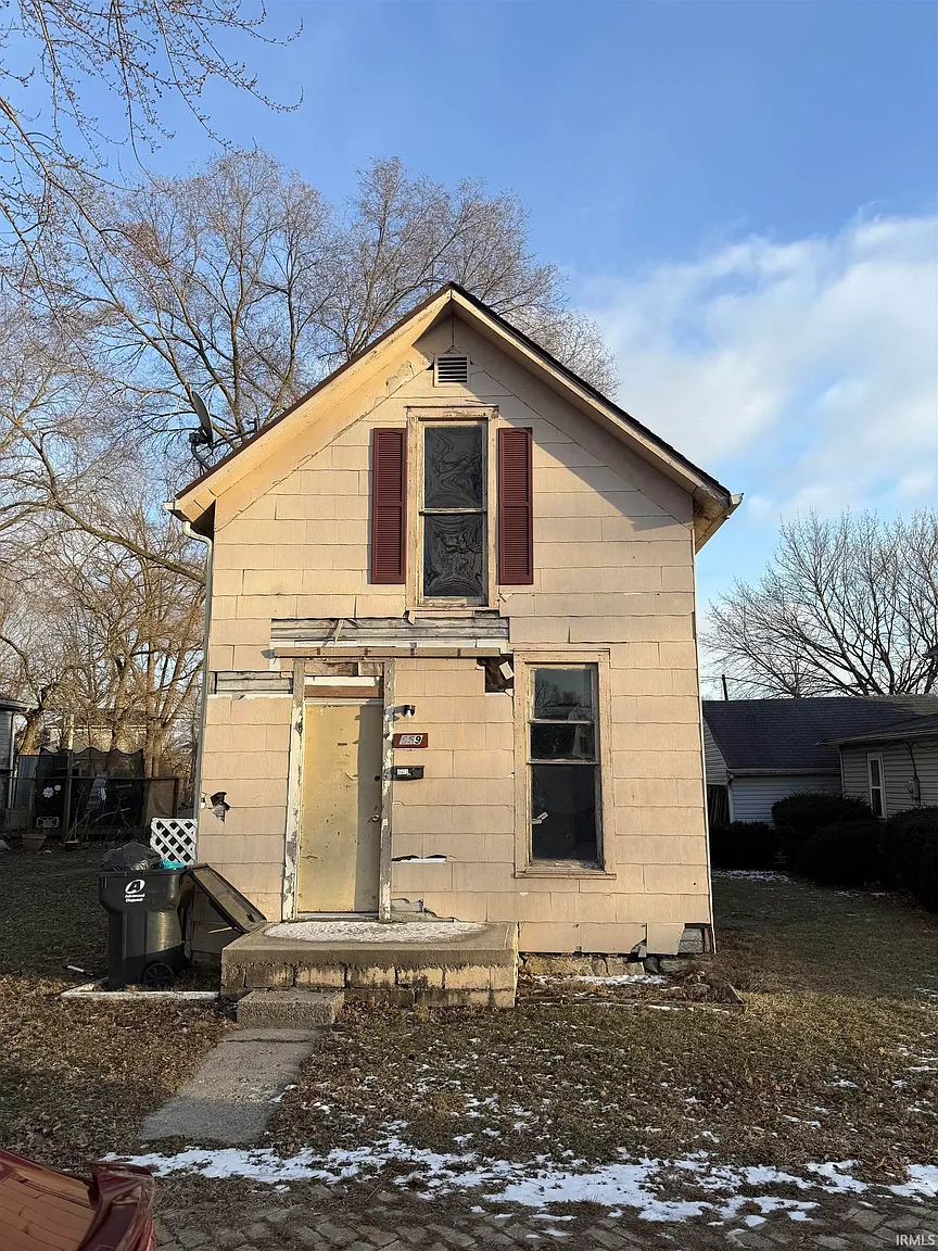 559 Hannah St photo 1