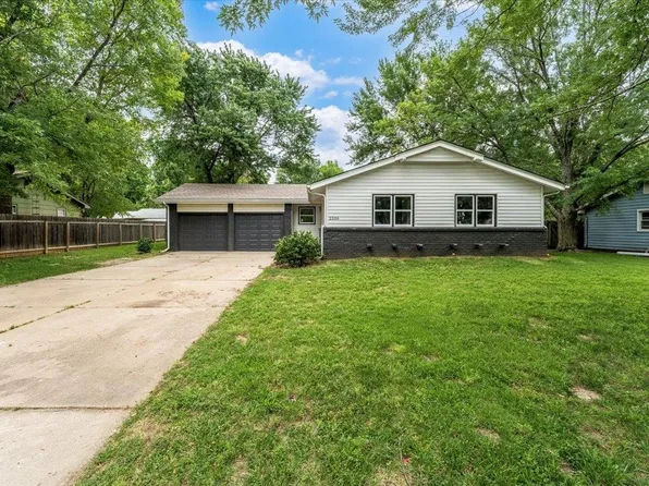 2336 N Crest St, Augusta, KS 67010