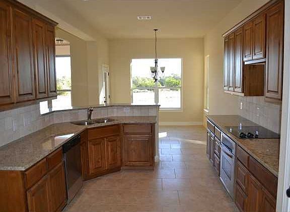 4th image of 100 Shin Oak Ln
