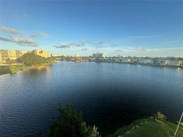 1670 NE 191st St APT 414-3, Miami, FL 33179