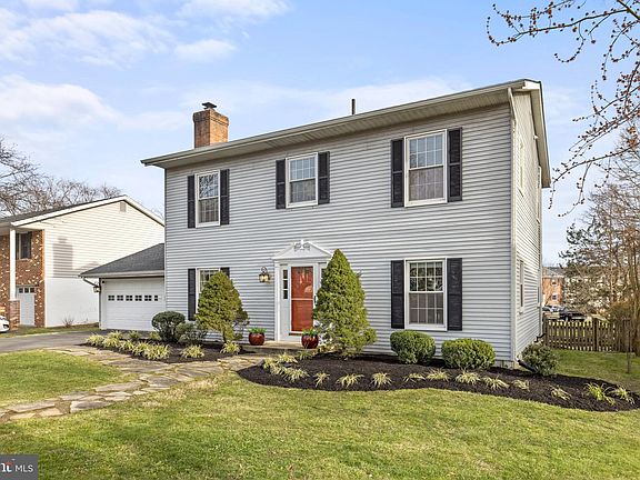2nd image of 7023 Devereux Circle Dr