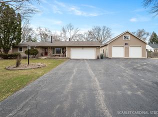 141 Riverview Ct, Oswego, IL 60543