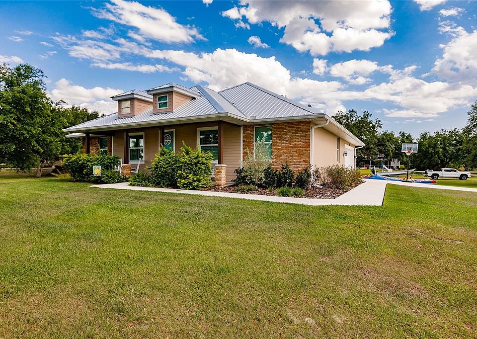 1st image of 8429 SW Riverview Oaks Ter