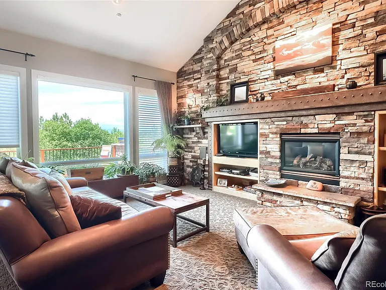735 Evening Star Ct — Photo 5