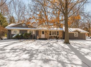 1225 78th St, Victoria, MN 55386